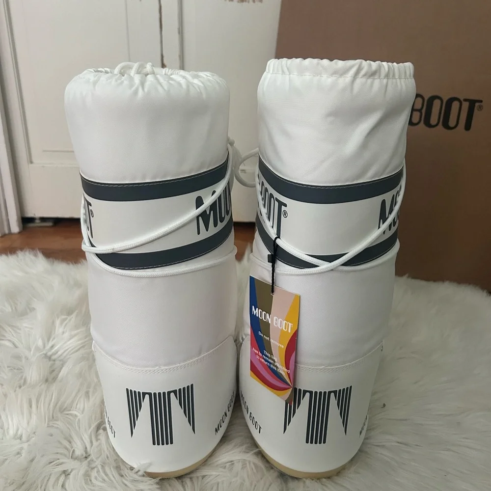 Never Worn Brand New with Tags - Moon Boots in Original Packaging! - Picture 4 of 8
